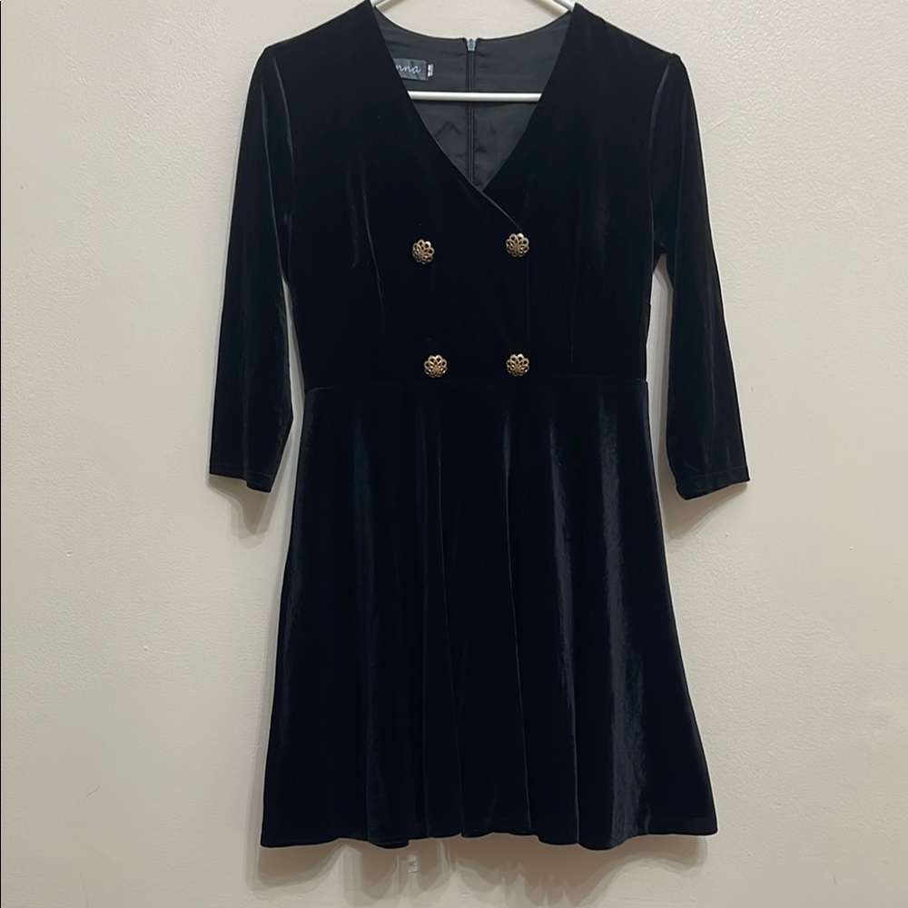 Monna Elegant Black Velvet Dress